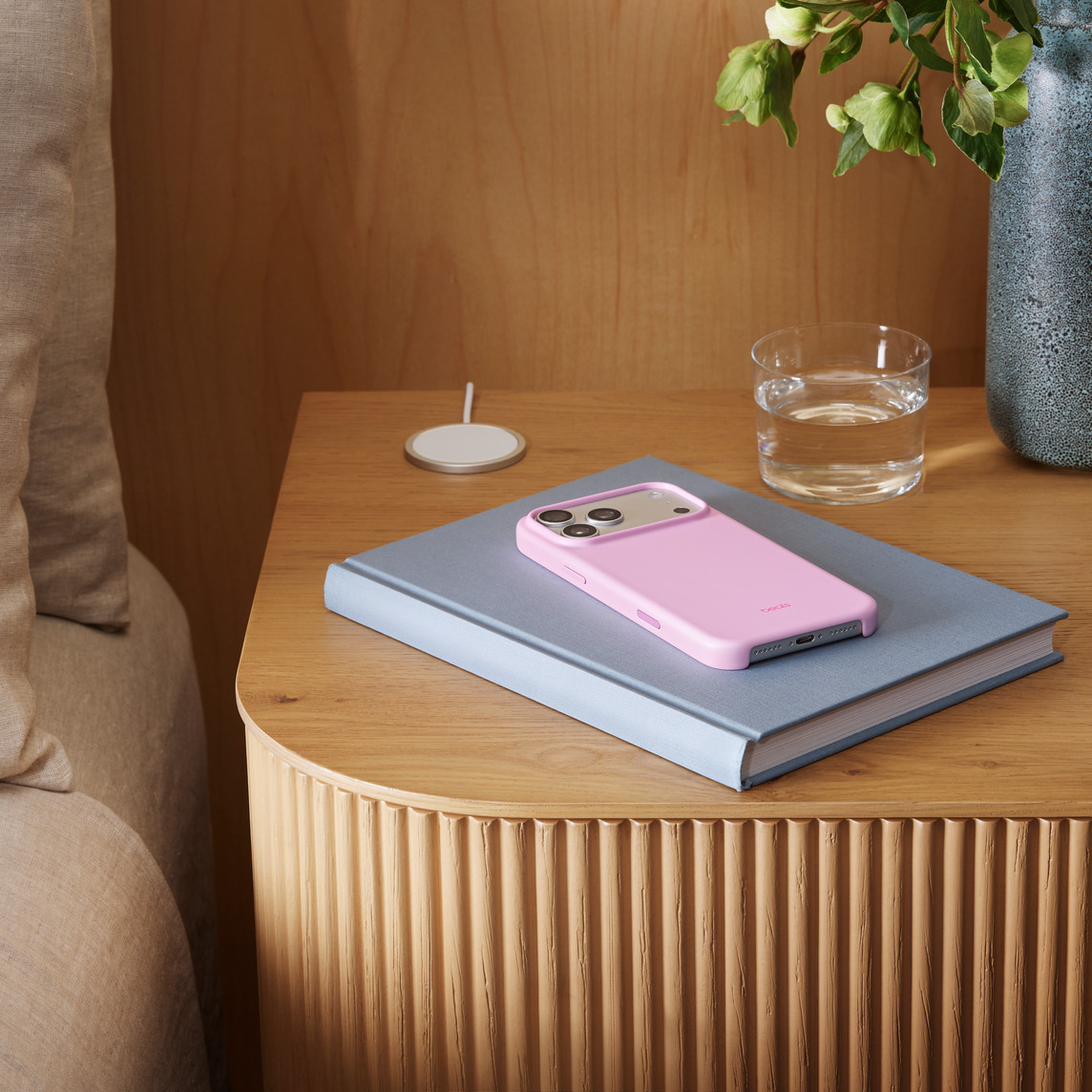 Beats - Protective cover for mobile phone - camera control - MagSafe compatibility - polycarbonate - pebble pink - for iPhone 17 Pro Max thumbnail
