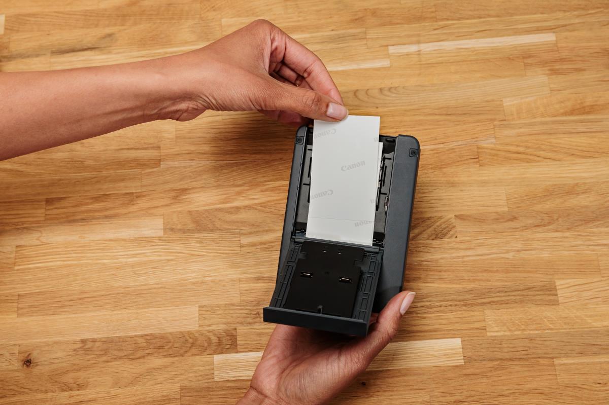 SELPHY QX20 - Printer - colour - dye sublimation - 72 x 85 mm up to 0.66 min/page (colour) - capacity: 10 sheets - Wi-Fi(g) - dark grey thumbnail