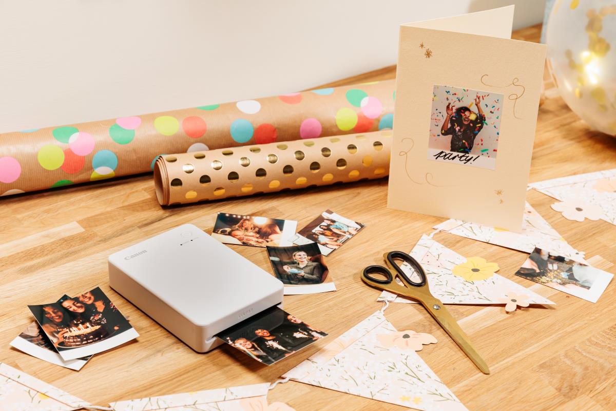 SELPHY QX20 - Printer - colour - dye sublimation - 72 x 85 mm up to 0.66 min/page (colour) - capacity: 10 sheets - Wi-Fi(g) - dark grey thumbnail