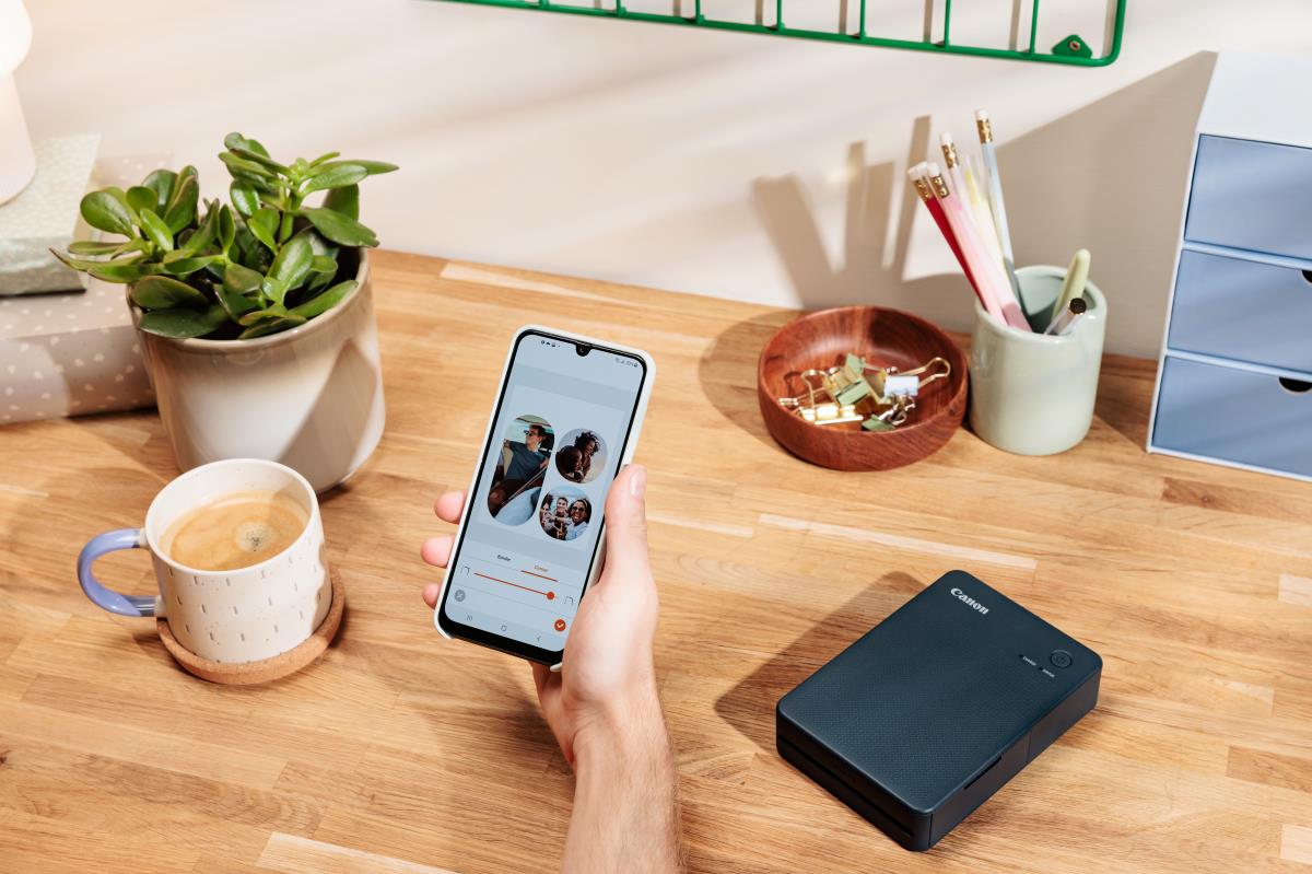 SELPHY QX20 - Printer - colour - dye sublimation - 72 x 85 mm up to 0.66 min/page (colour) - capacity: 10 sheets - Wi-Fi(g) - dark grey thumbnail