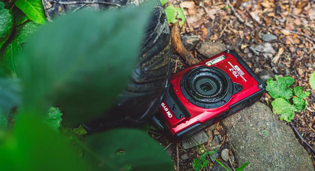 TG-7 12MP 4x Zoom Tough Compact Camera - Red thumbnail