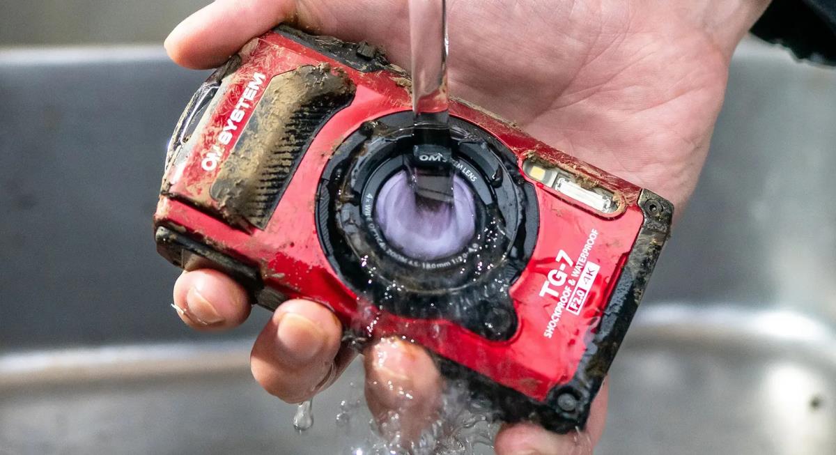 TG-7 12MP 4x Zoom Tough Compact Camera - Red thumbnail