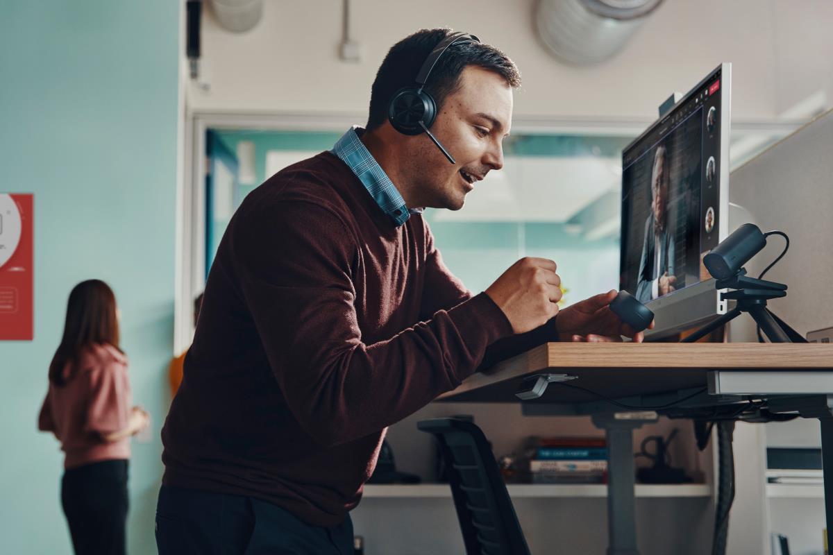 Poly Voyager Focus 2-M - Headset thumbnail