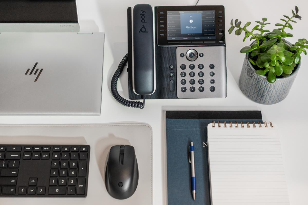 Edge E500 IP Phone and PoE-enabled thumbnail
