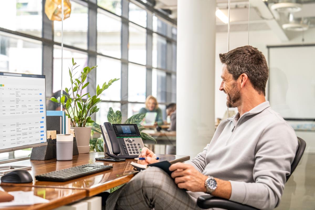Edge E500 IP Phone and PoE-enabled thumbnail