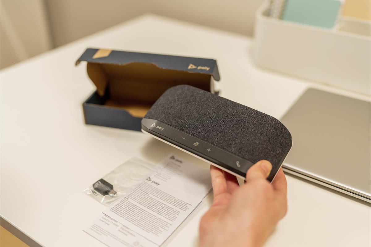 POLY SYNC10 USB-C/A SPEAKERPHONE thumbnail