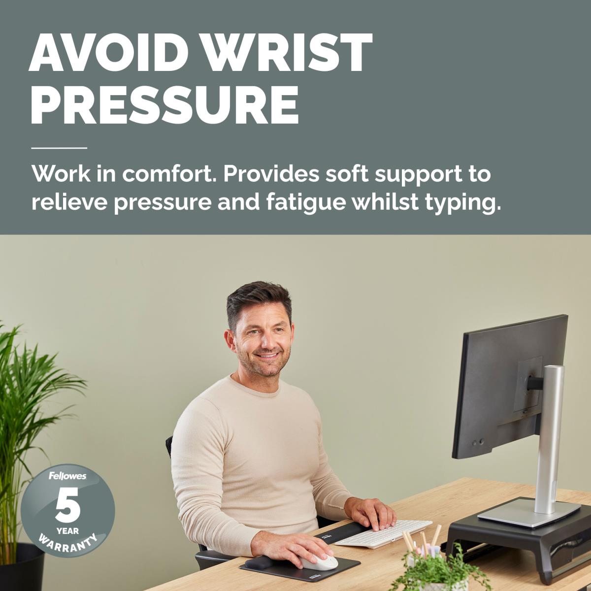 Breyta Compact Keyboard Wrist Rest Black thumbnail