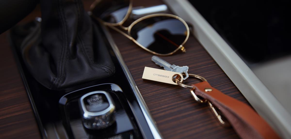 64GB SE9 G3 PEN USBA 3.2 GOLD CASING thumbnail