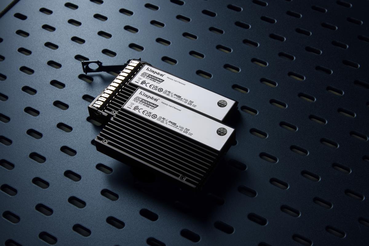 EU Product - Dc3000Me U.2 PCIe 5.0 NVMe Ssd thumbnail
