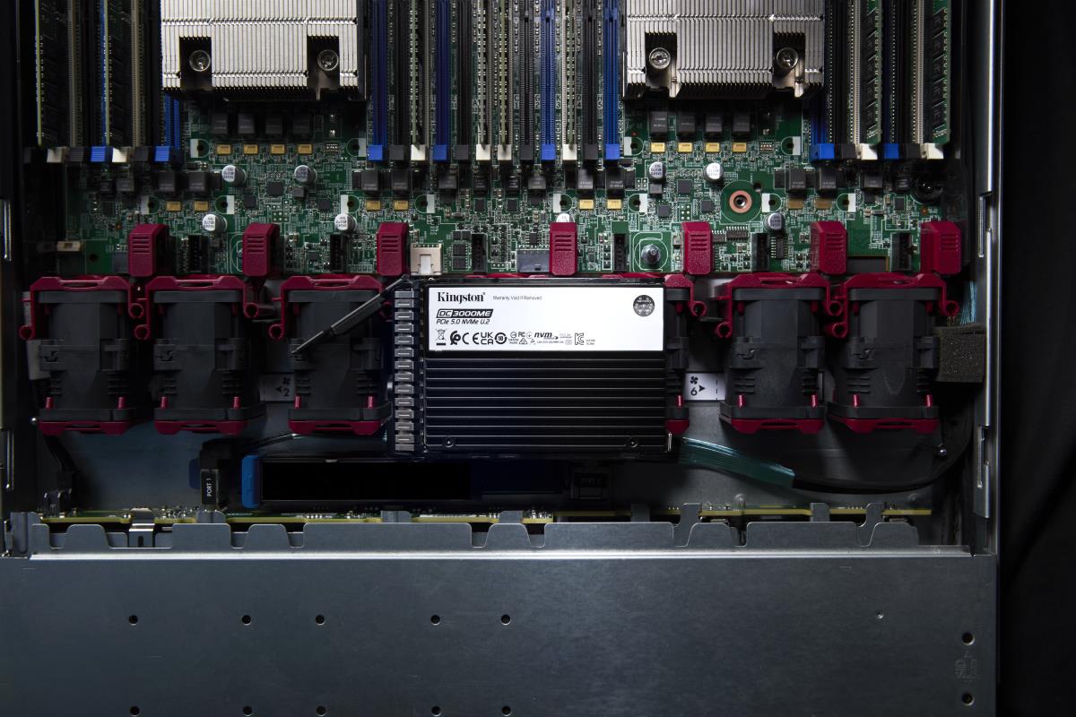 EU Product - Dc3000Me U.2 PCIe 5.0 NVMe Ssd thumbnail