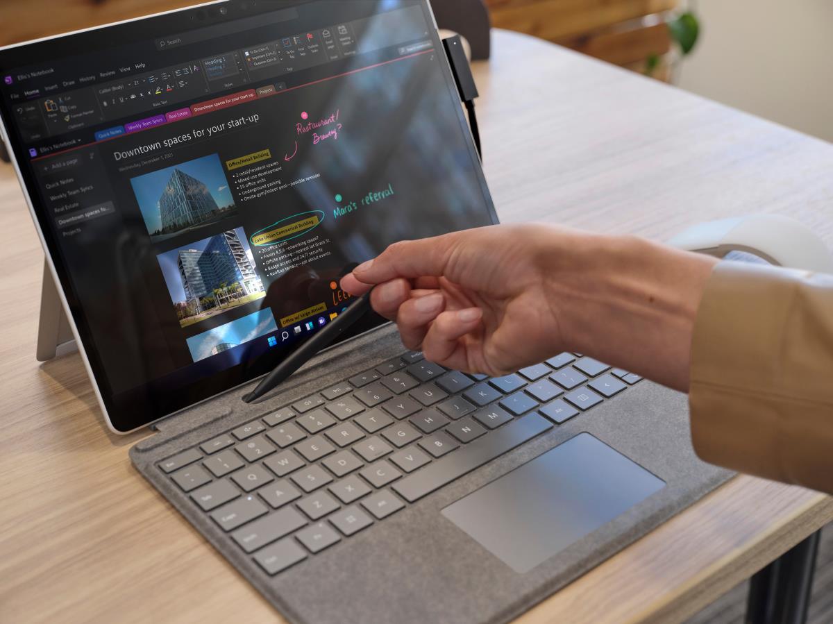 EU Product - Surface Pro Signature Type Cover - Touchpen - AZERTY thumbnail