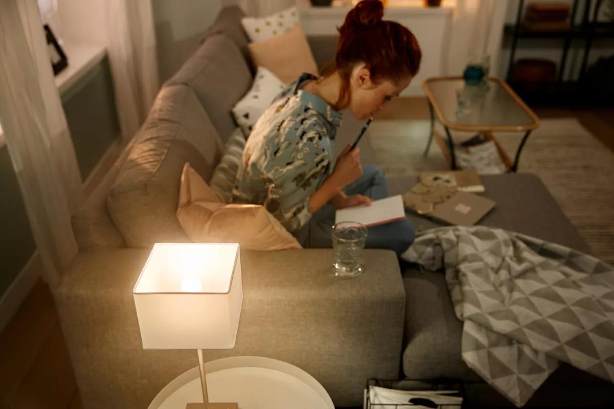 EU Product - Hue White - LED-Lampe - Form P45 - E14 - Entsprechung thumbnail
