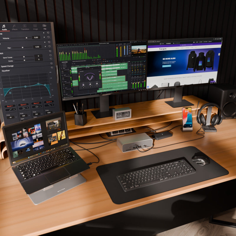 THUNDERBOLT 5 TRIPLE DISPLAY DOCK thumbnail