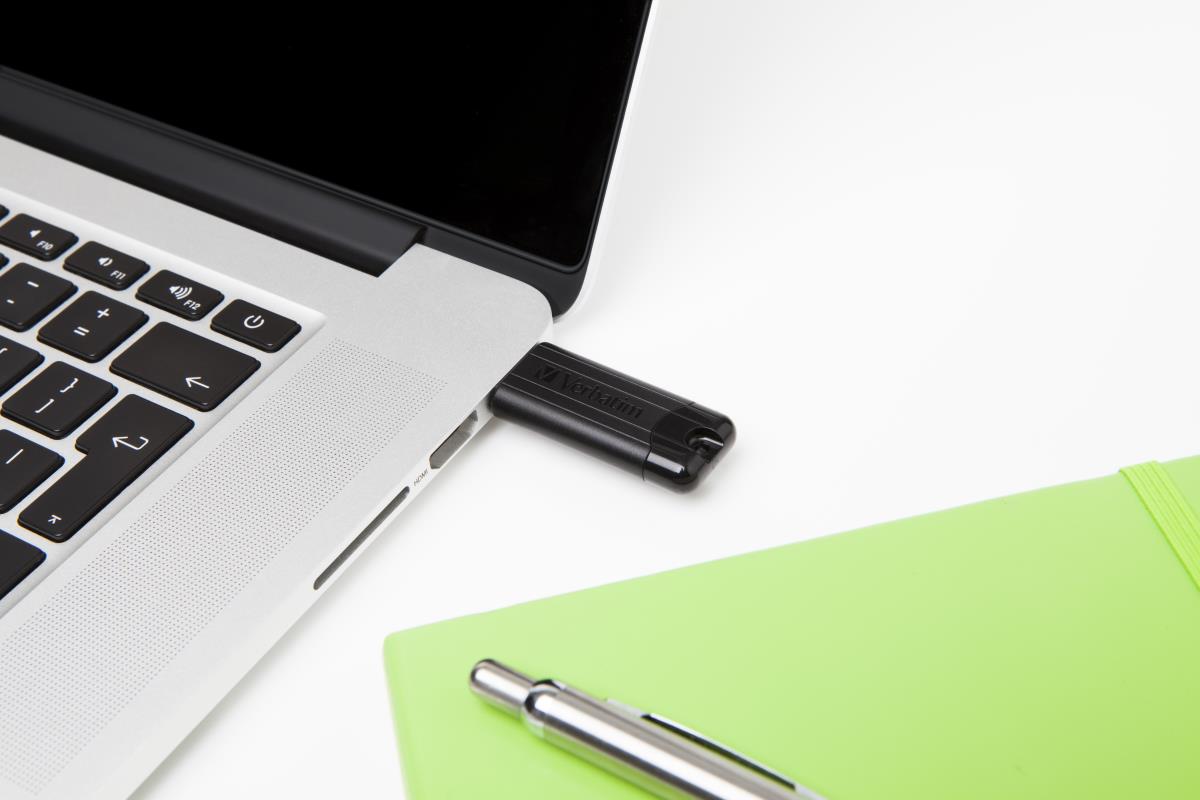 64GB Verbatim Store 'n' Go PinStripe USB 3.0 Blk Flash Drive thumbnail