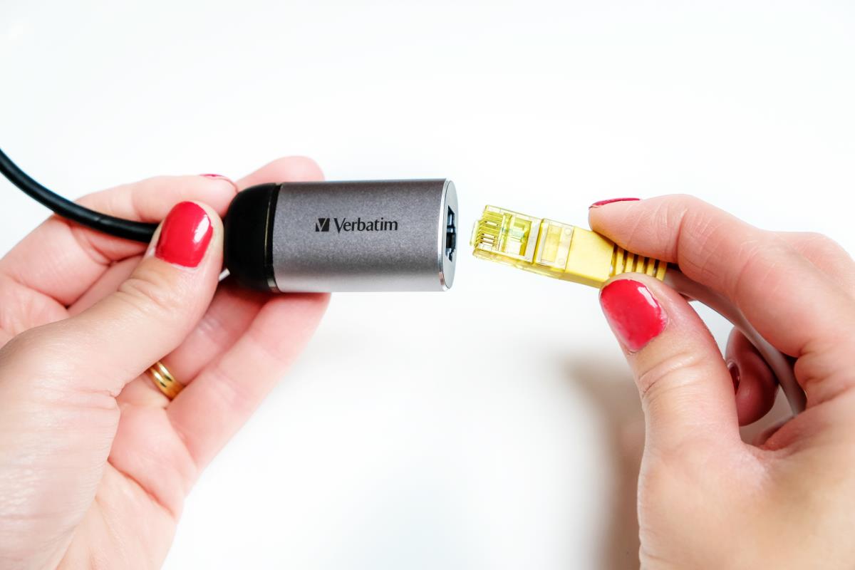 USB-C to Gigabit Ethernet Adapter 10cm Cable thumbnail
