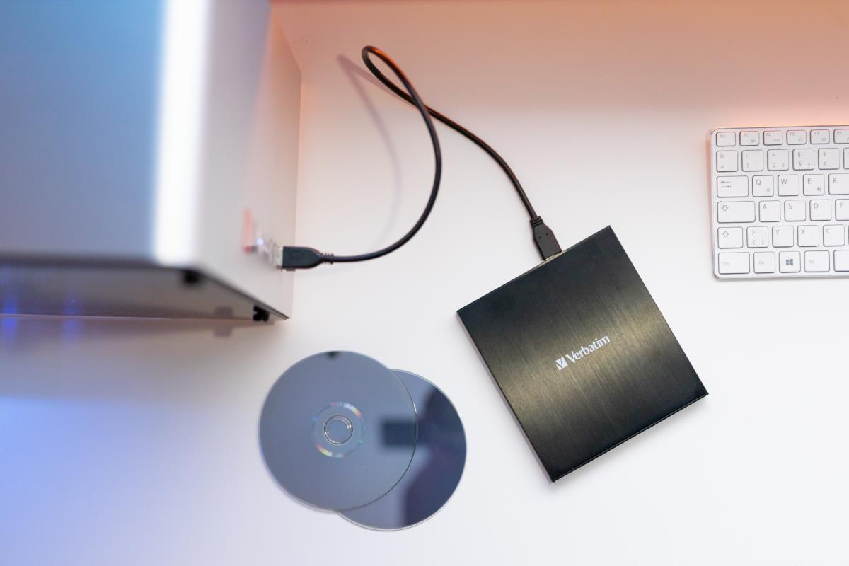 External Slimline CD/DVD Writer USB 3.2 Gen 1/USB-C thumbnail