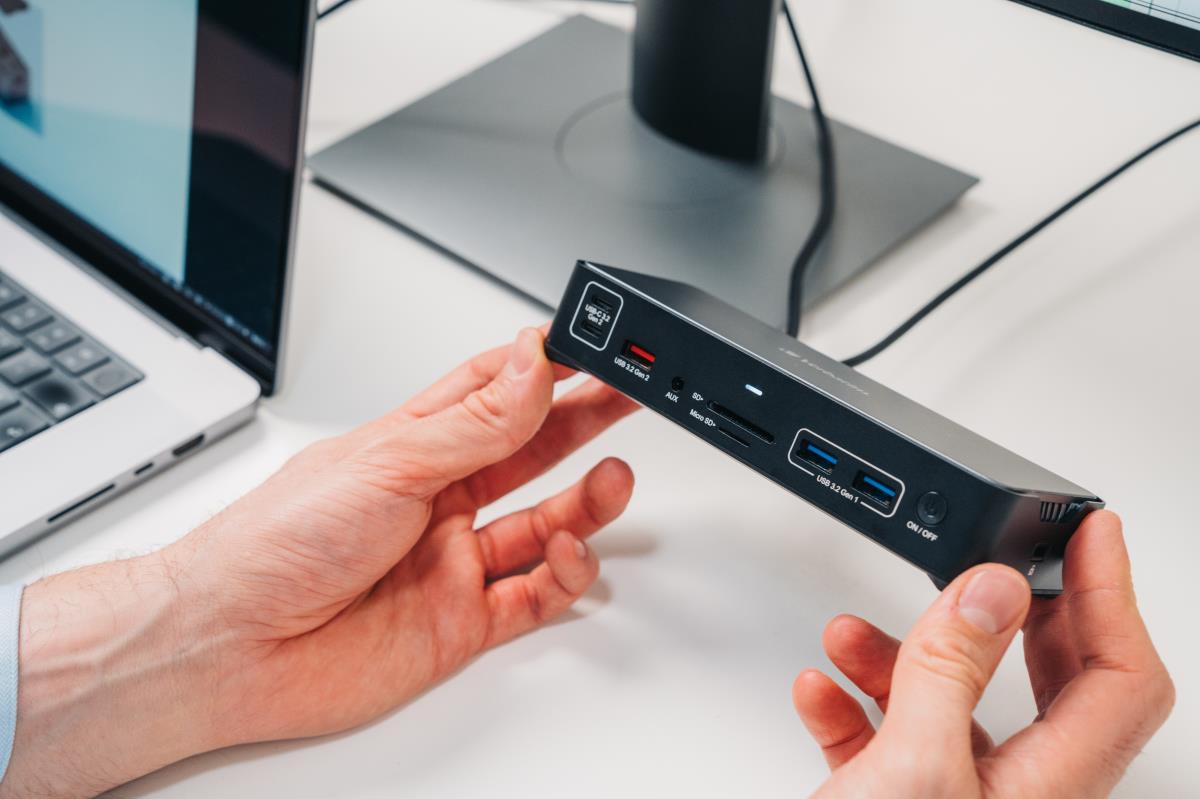 USB-C Pro Docking Station 15 Port CDS-15 thumbnail