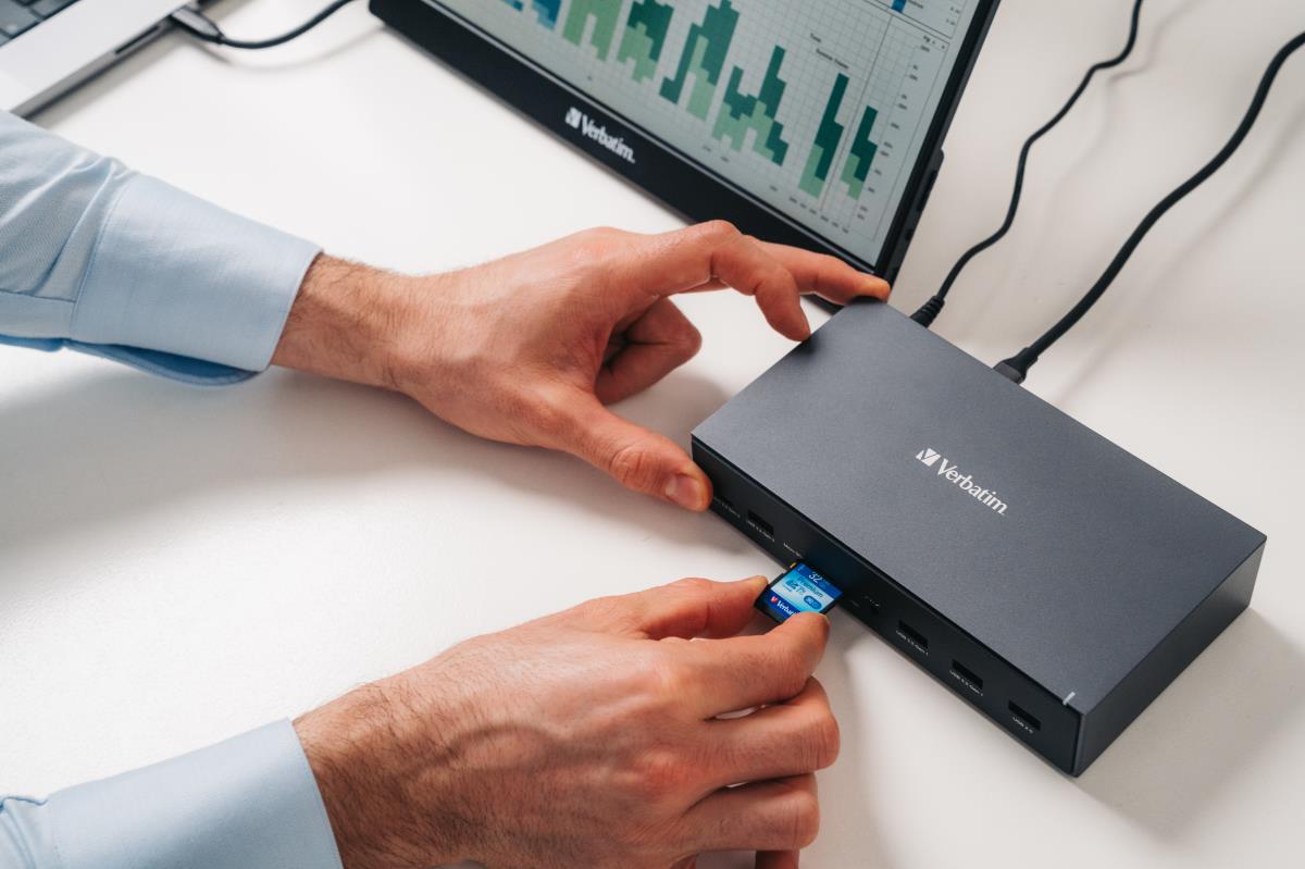 USB-C Pro Docking Station 17 Port CDS-17 thumbnail