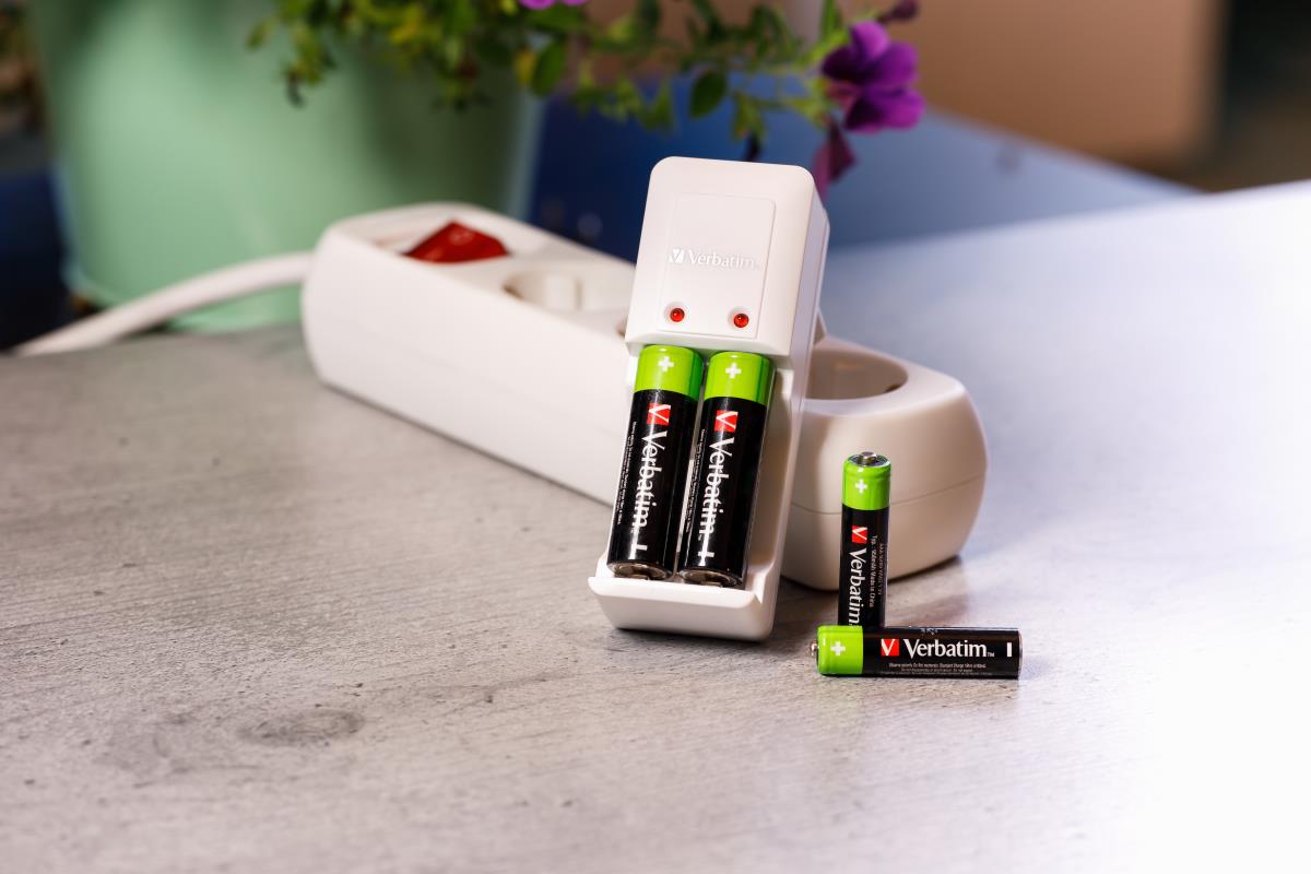 EU Product - RECHARGEABLE BATTERY AA 4 PACK / HR6 thumbnail