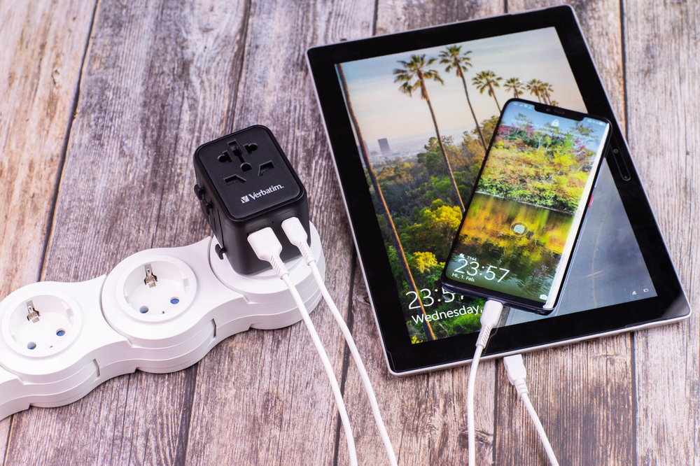 Universal Travel Adapter UTA-02 PD20W / QC / 1xUSB thumbnail