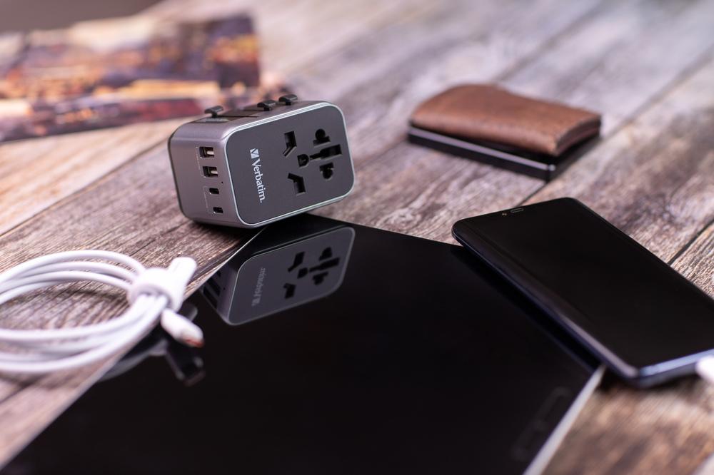 Uni Travel Adapter UTA-03 PD30W thumbnail