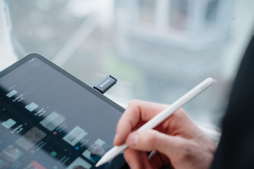 USB Drive 3.2 Gen 1 32GB Retractable USB-C thumbnail