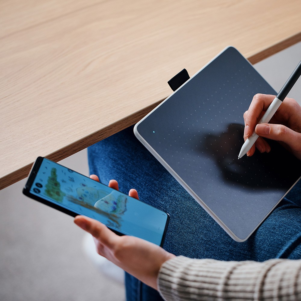 One pen tablet small  Bluetooth  CTC4110WLW1B thumbnail
