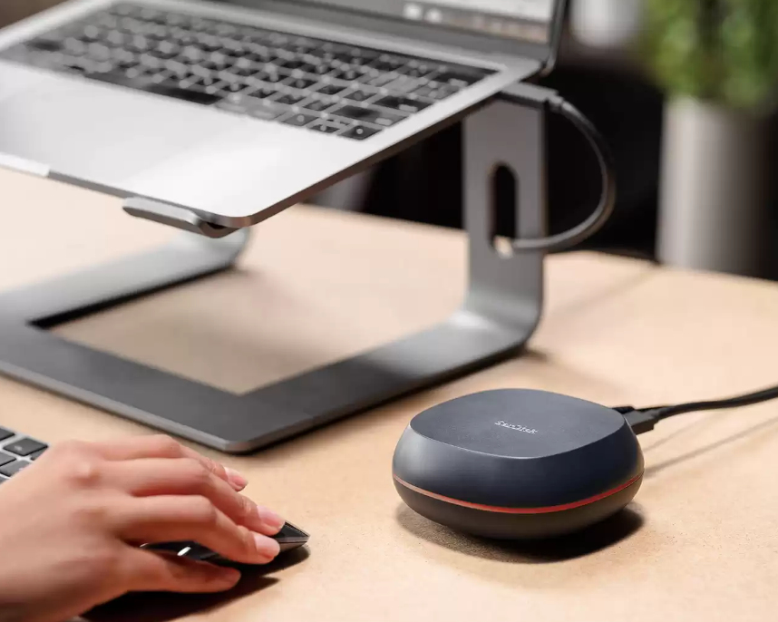 Desk Drive - SSD - 4 TB - external (portable) - USB 3.2 Gen 2 (USB-C connector) thumbnail