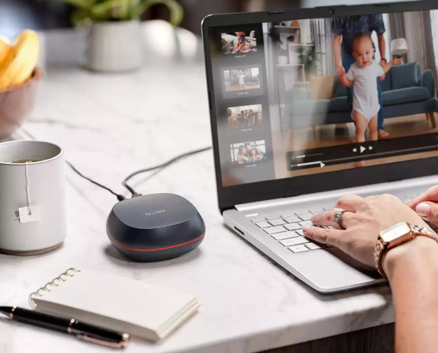 Desk Drive - SSD - 4 TB - external (portable) - USB 3.2 Gen 2 (USB-C connector) thumbnail