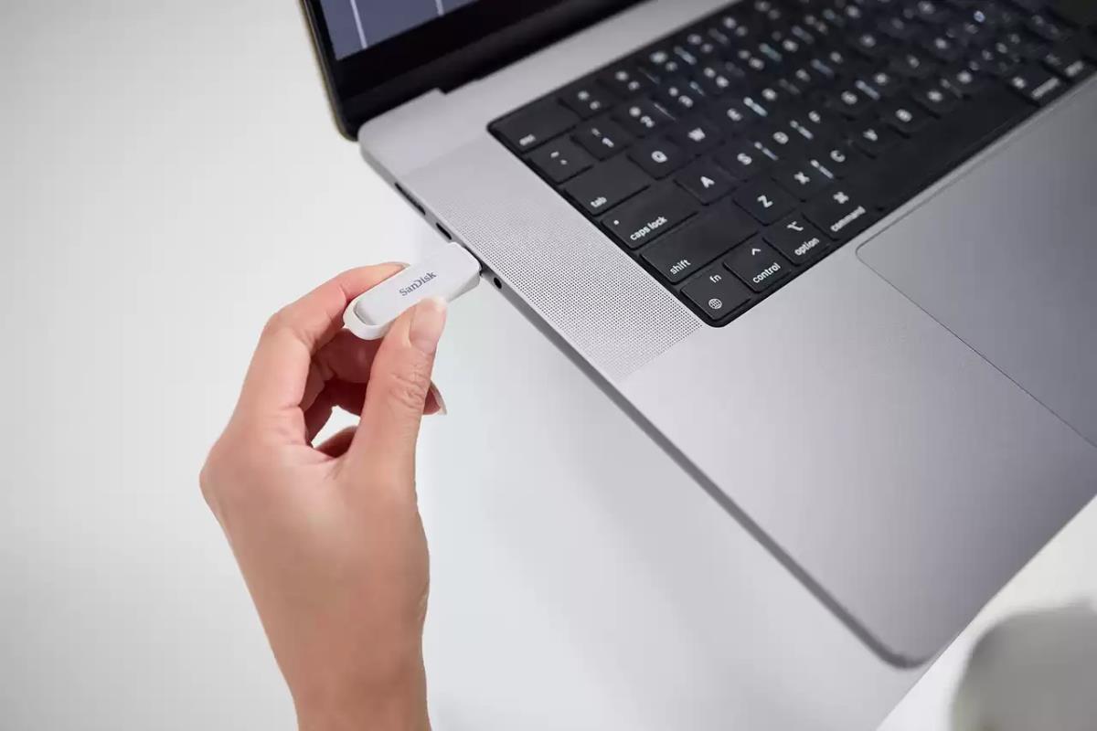 Phone Drive - USB flash drive - 512 GB - USB-C 3.2 Gen 1 - arctic white thumbnail
