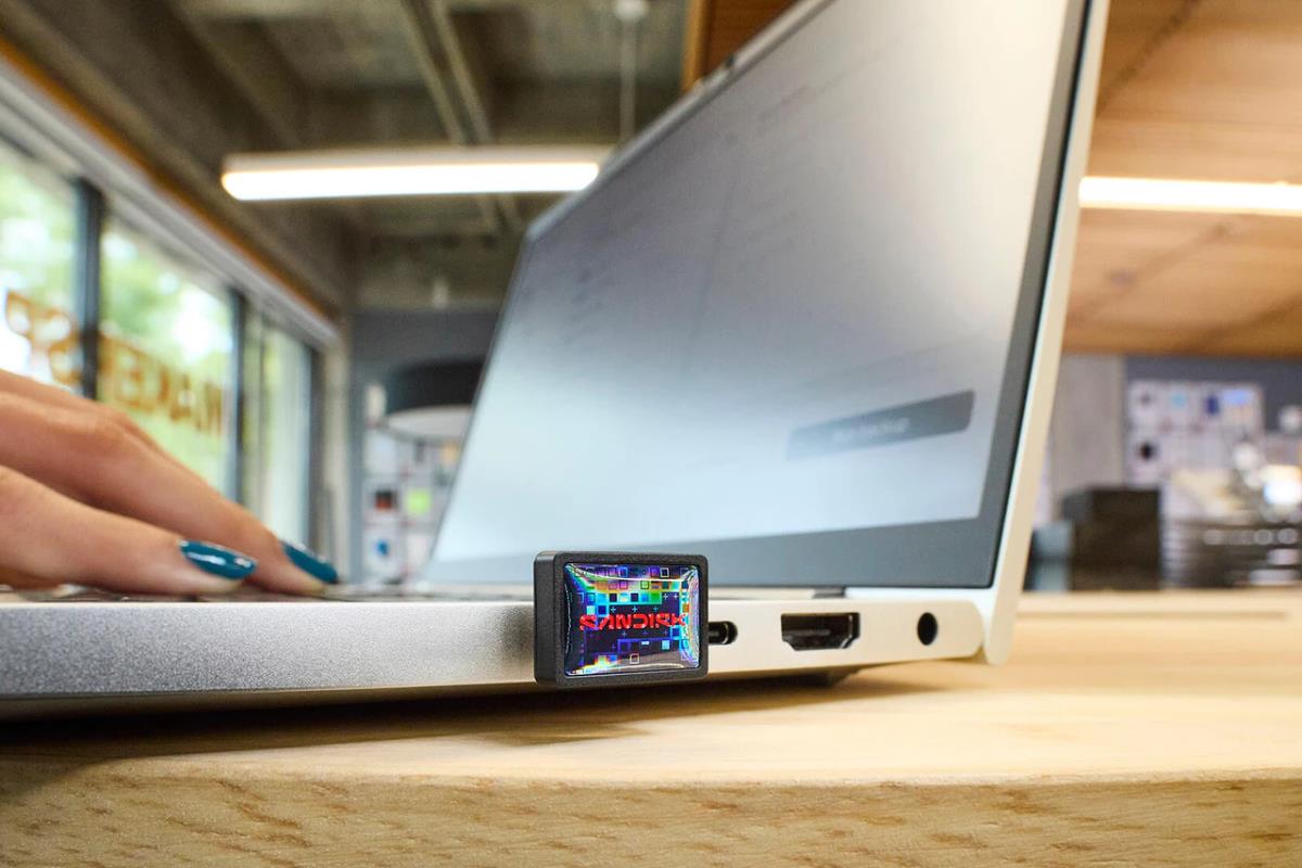 EXTREME FIT USB-CFLASH DRIVE 256GB thumbnail