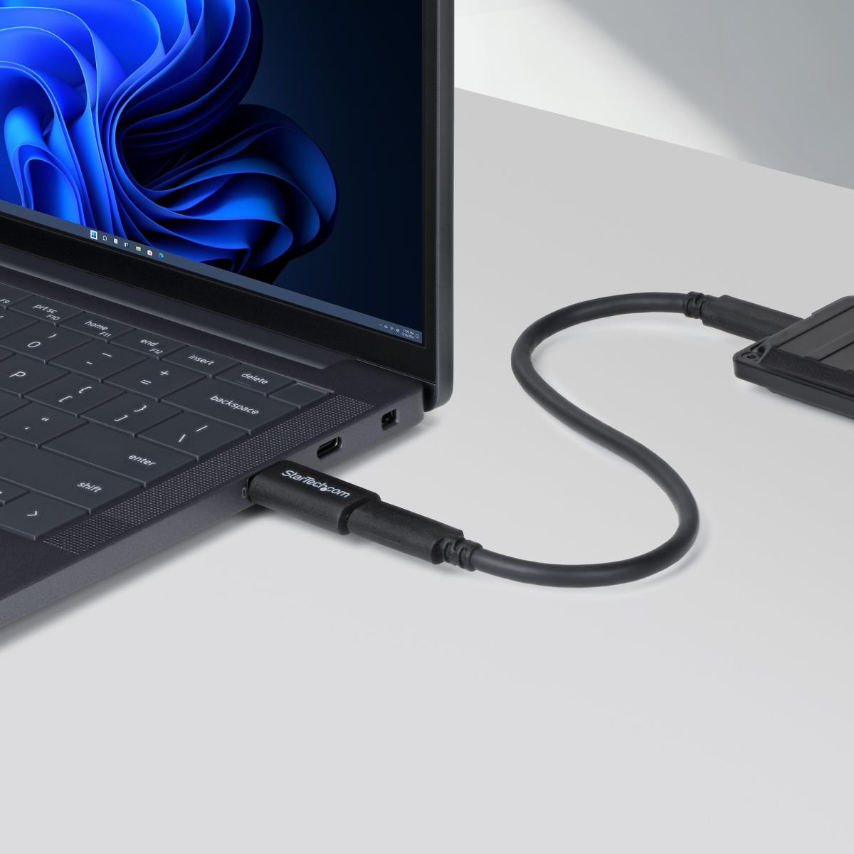 USB-A TO USB-C ADAPTER M/F thumbnail