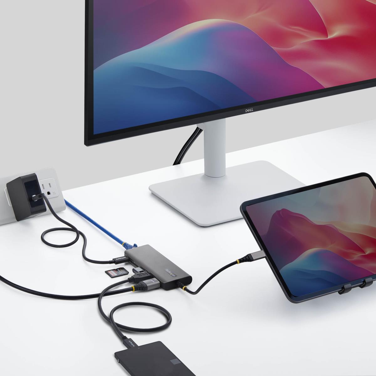USB-C TO HDMI MULTIPORT HUB thumbnail