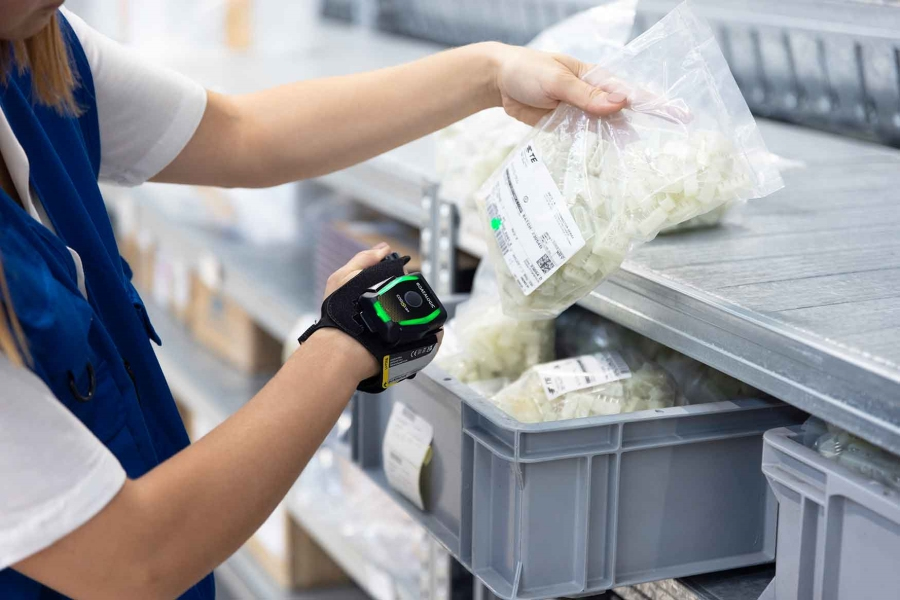 CODiScan Bluetooth Wearable Scanner - Standard Range thumbnail