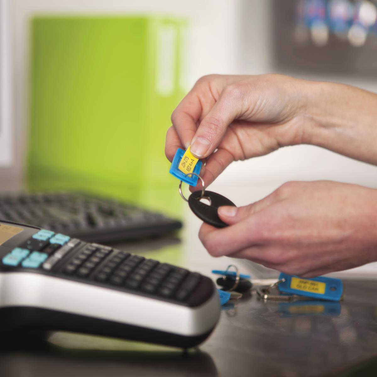 Labelmanager 420 Label Maker Kit thumbnail