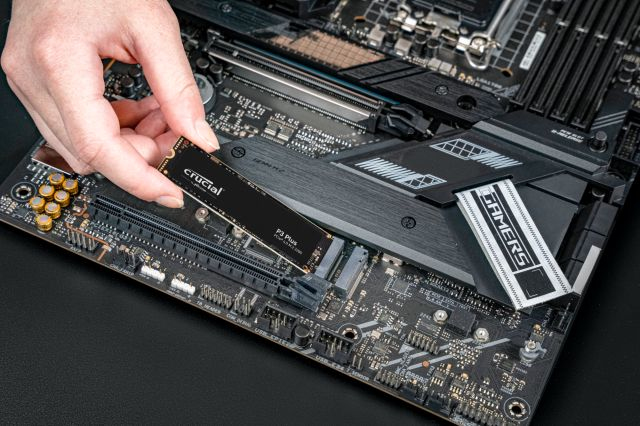 P3 Plus 2TB PCIe M.2 2280 SSD thumbnail