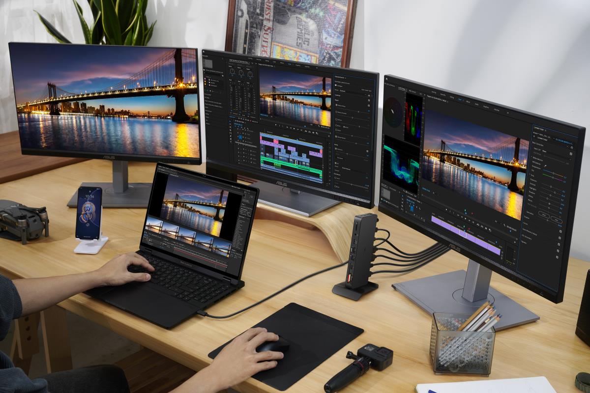 EU Product - Triple 4K Thunderbolt 4 Dock Dc500 thumbnail