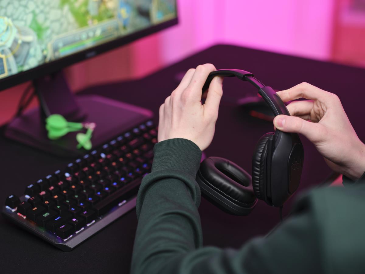 GXT 415 ZIROX LIGHTWEIGHT GAMING HEADSET 24990 thumbnail