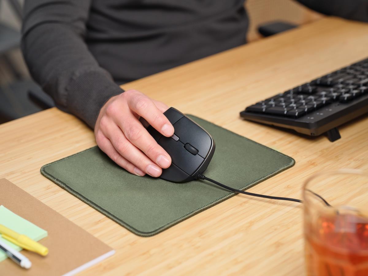 BAYO II WIRED ERGONOMIC MOUSE BLK 25144 thumbnail