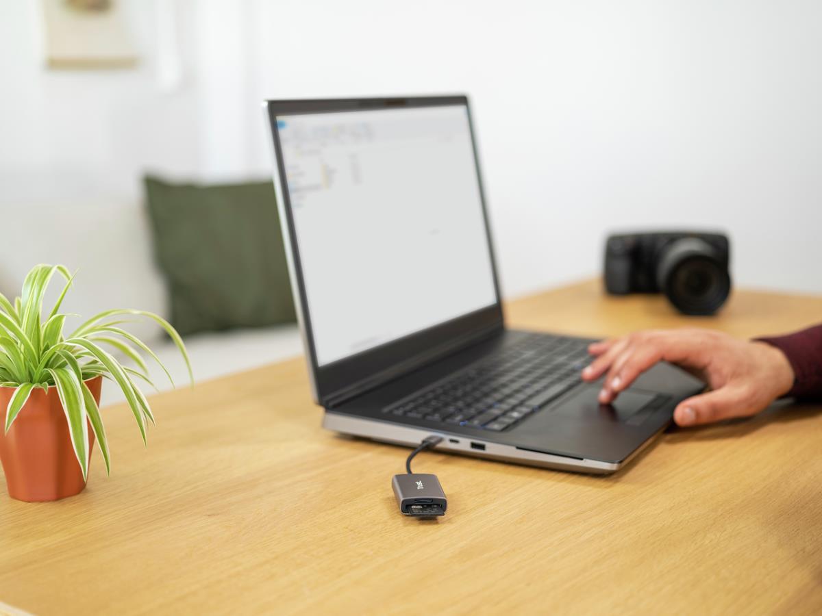 DALYX FAST USB-C CARDREADER thumbnail