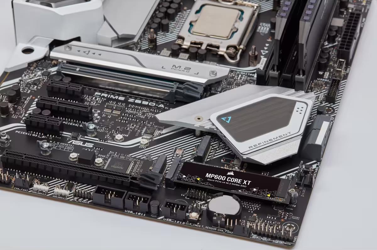 EU Product - SSD    4TB CORSAIR  M.2  PCI-E   NVMe Gen4 MP600 CORE XT retail thumbnail