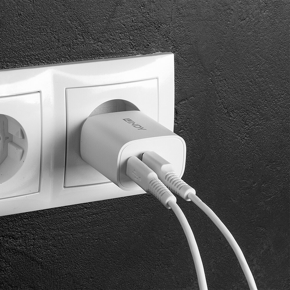 EU Product - 20W US ype  & C Chrger thumbnail
