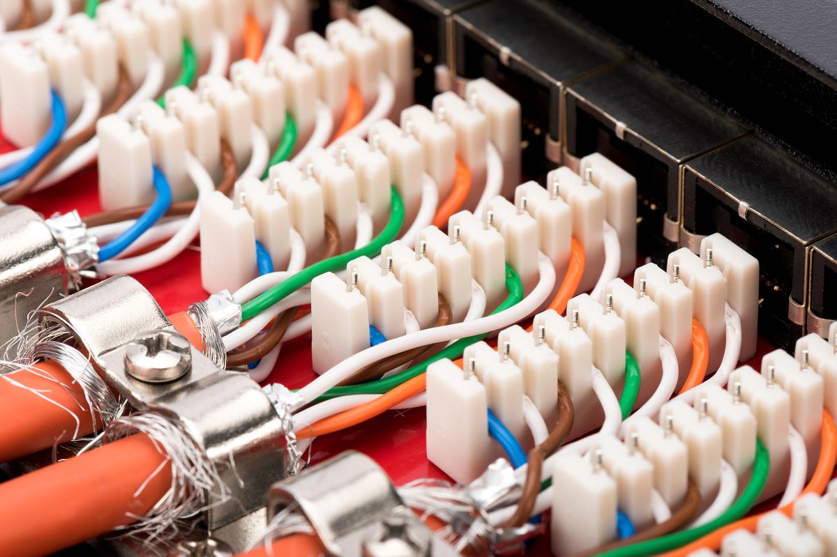 EU Product - Patchpanel 1HE 12-Port Cat6A   geschirmt schwarz thumbnail