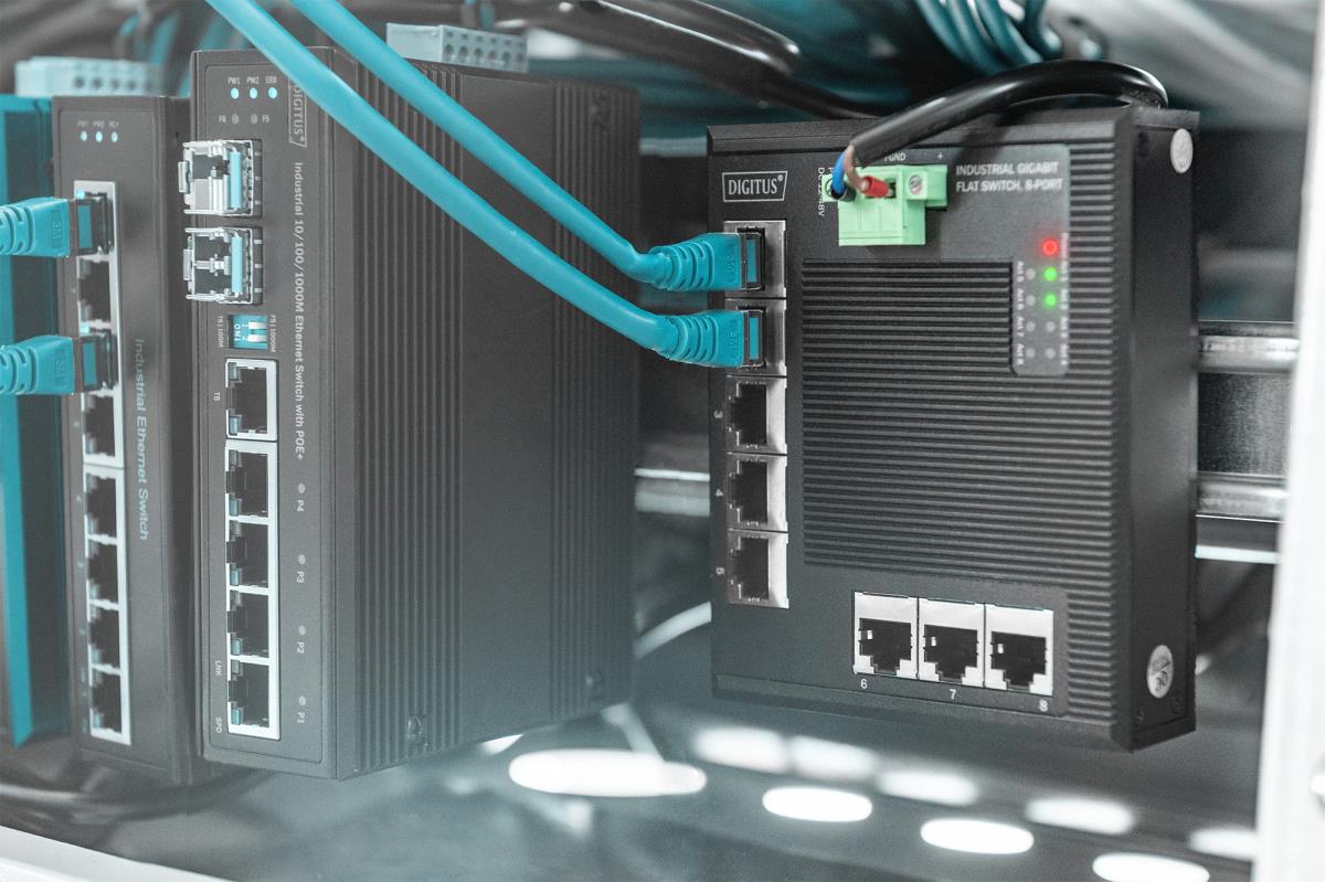EU Product - Switch Ind. 8-Port  Gigabit Flat    Unmanaged schwar thumbnail