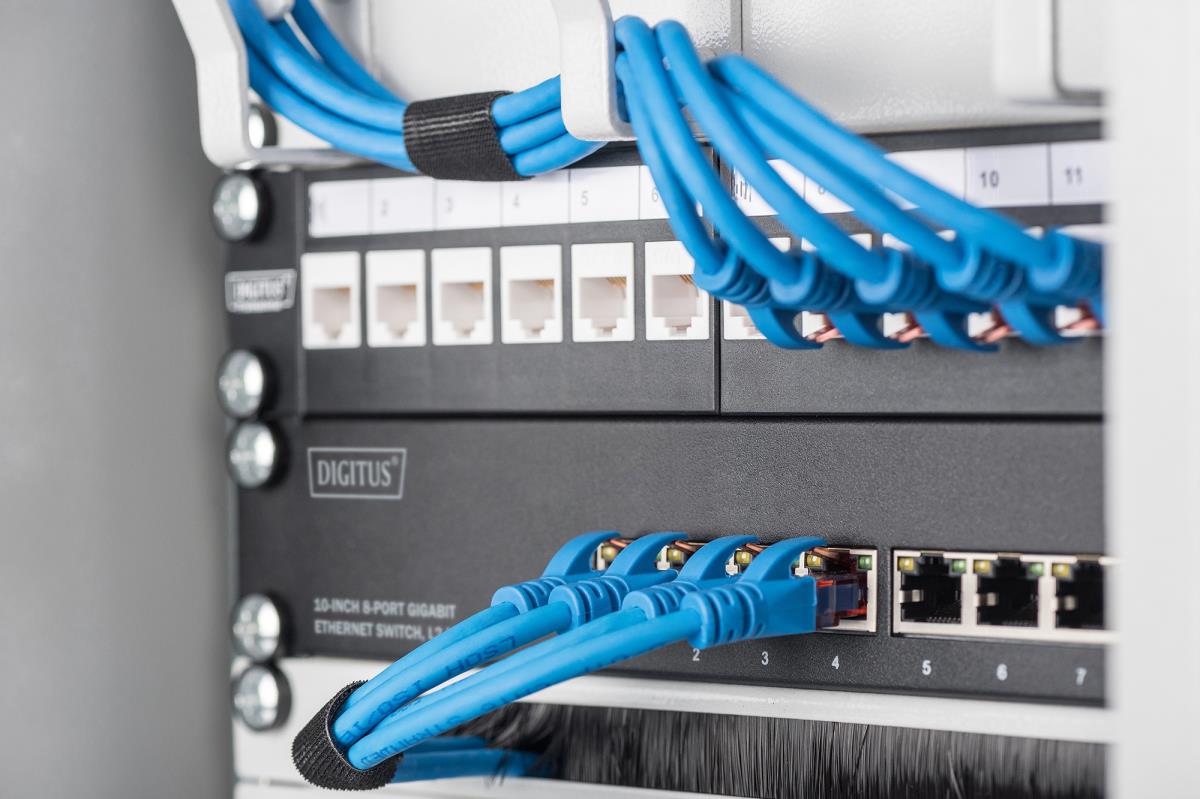 EU Product - Switch 8-Port  Gigabit          Managed   schwarz thumbnail