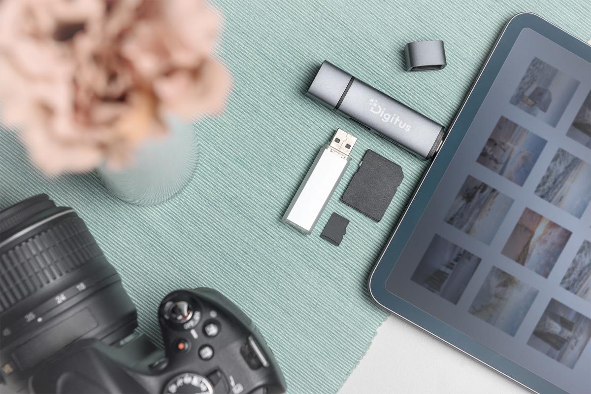 EU Product - Reader USB-C + USB 3.0, SD + Micro SD + USB3.0 OTG thumbnail