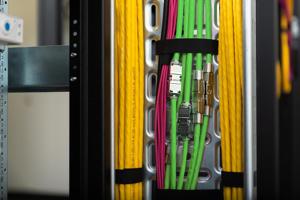 EU Product - CAT 8.2 S/FTP Installationskabel, 100m, Simplex, DCA thumbnail