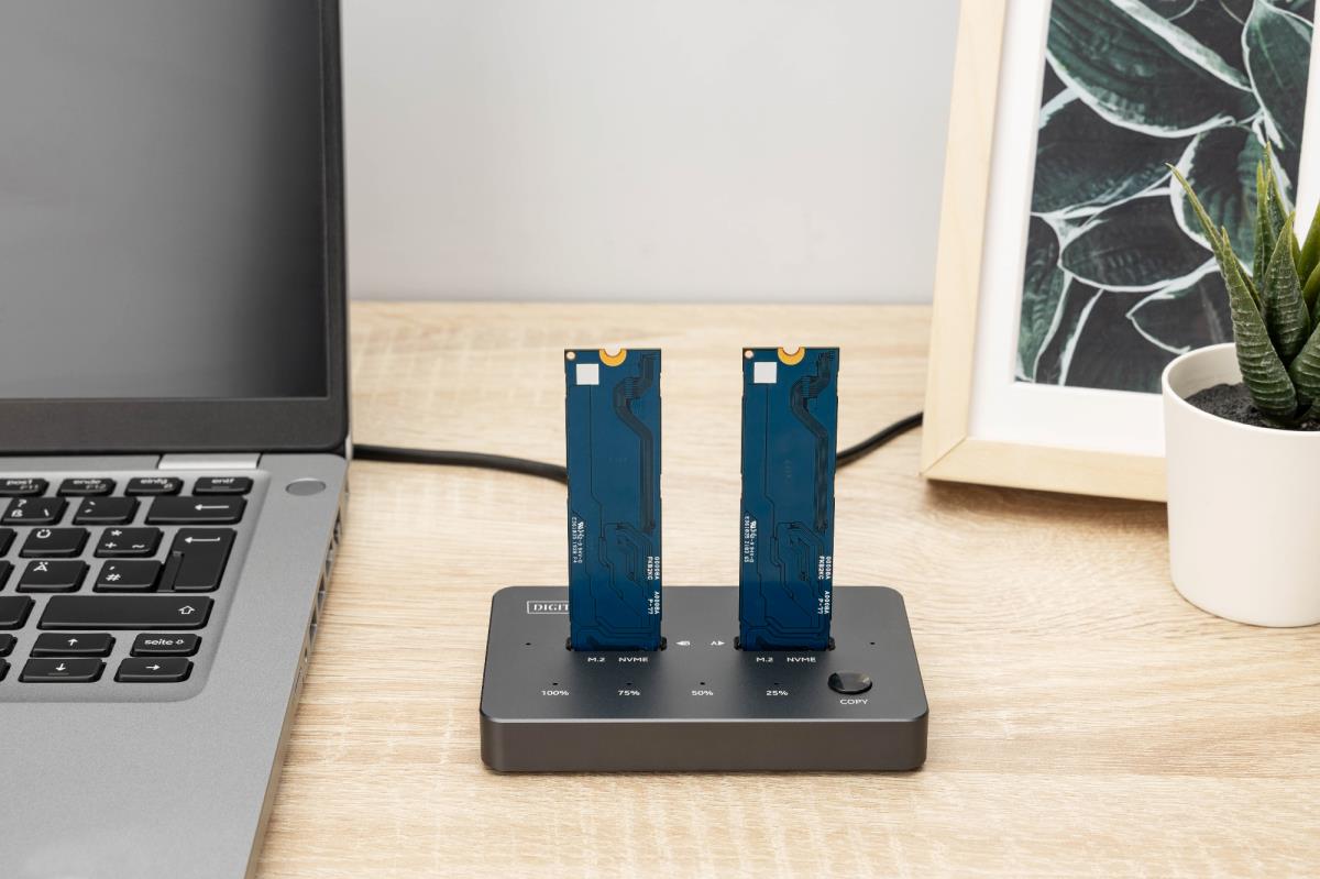 EU Product - USB M.2 NVMe Klonstation, SSD, USB3.1 Typ-C thumbnail