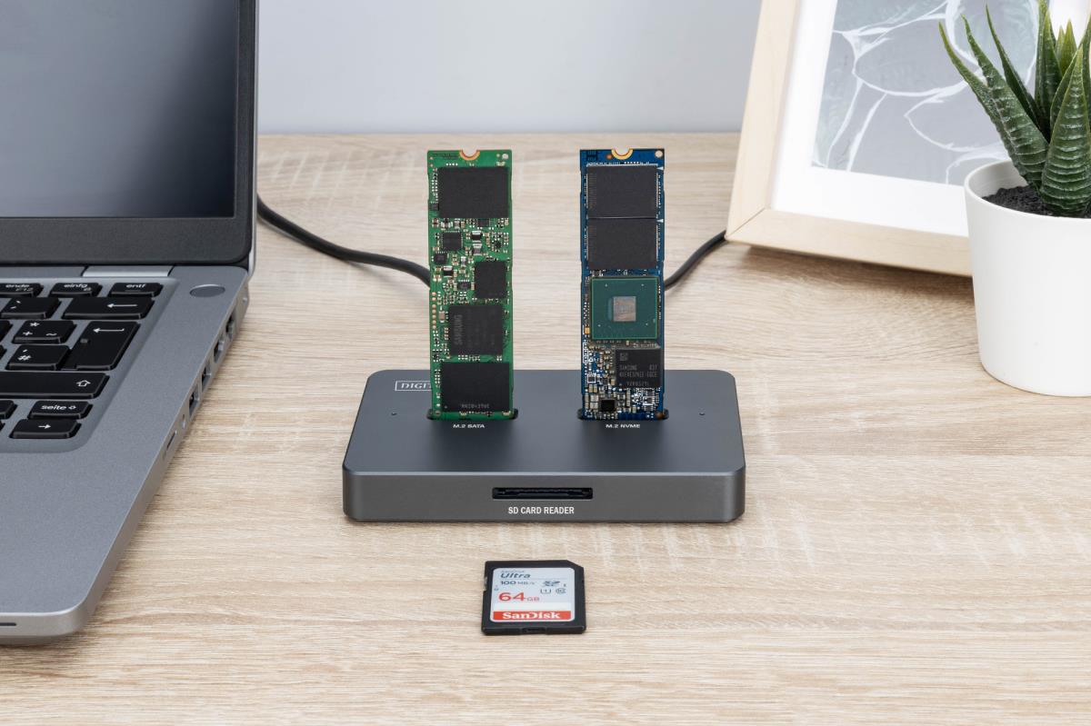 EU Product - Docking USB-C->NVMe SSD,SATA SSD, SD thumbnail
