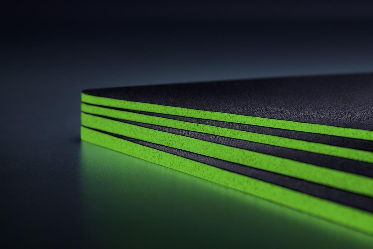Gigantus V2 3XL - Keyboard and mouse pad thumbnail